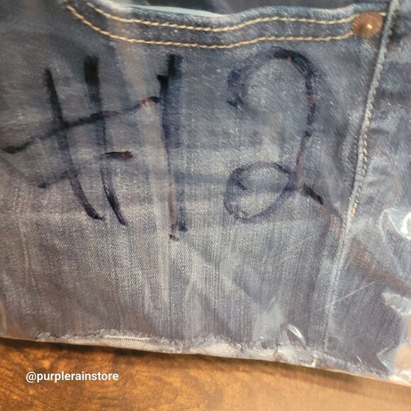 American Eagle Jeans Sz 2 Cut Off Shorts Low Rise Medium Dark Wash Stretch Denim - Picture 11 of 11